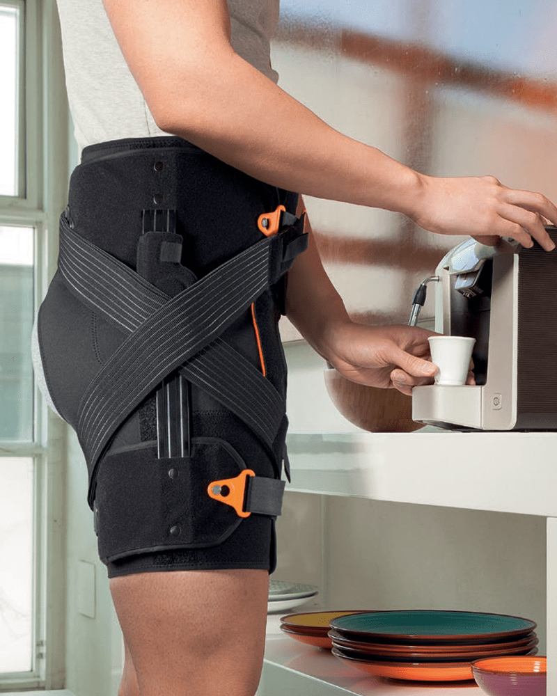 Lightweight hip brace with hinge HIPOCROSS